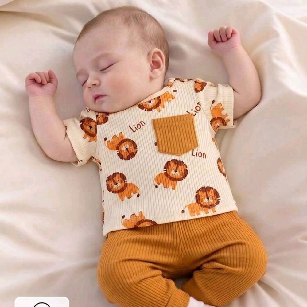 Lion-print cotton set